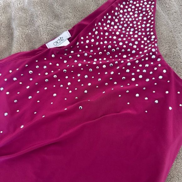 Cache Tops - Berry pink vintage cache one shoulder gem top